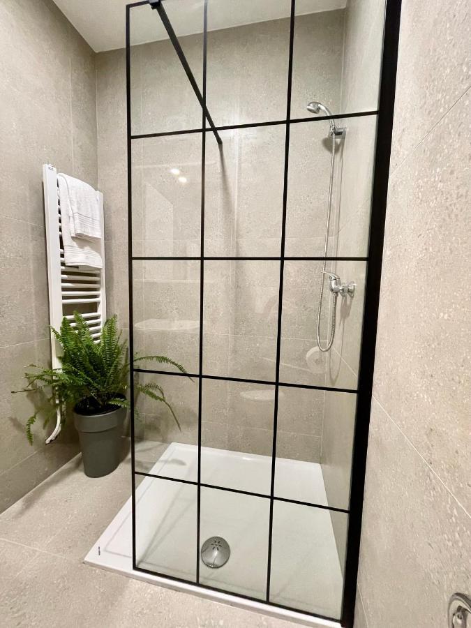 Legat Kuca Za Odmor Hotell Pale Exteriör bild